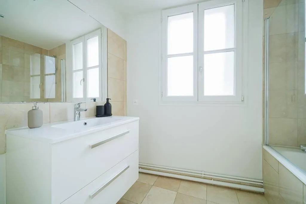 Апартаменты Haussmannien 16eme *